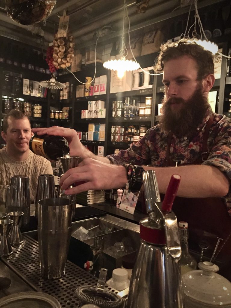 Emil Åreng, bartender i Umeå